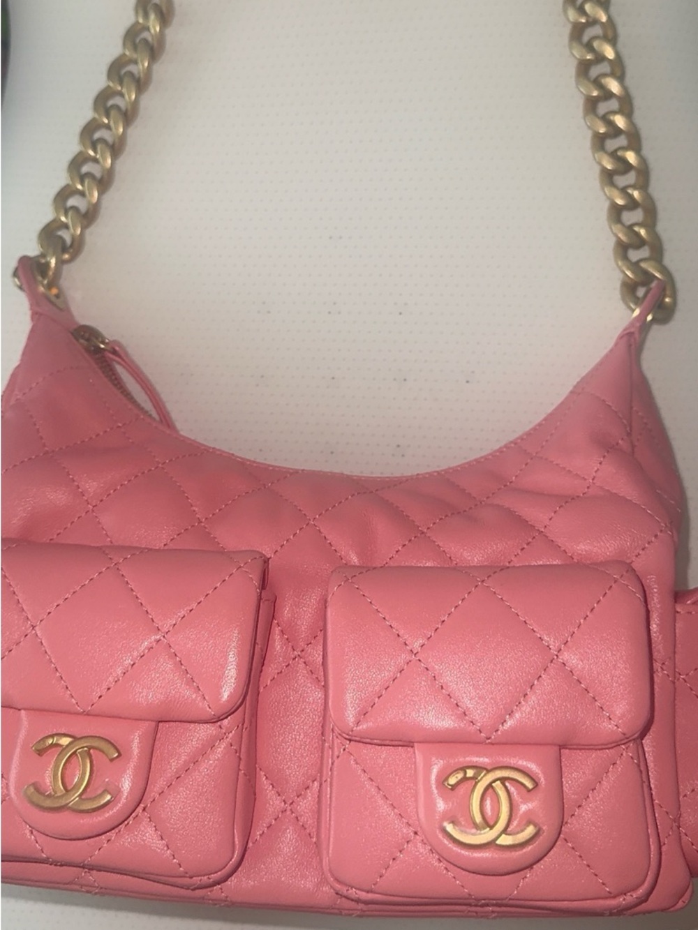 New CHANEL Pink Quilted Leather Shoulder Bag with Gold Chain and CC Pockets